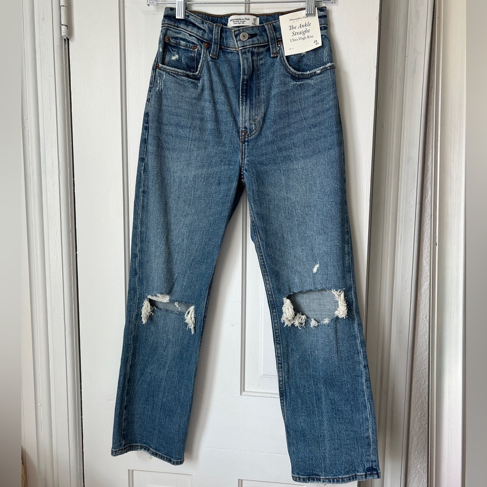 NWT Abercrombie & Fitch The Ankle Straight Ultra High Rise Jean in Medium Wash